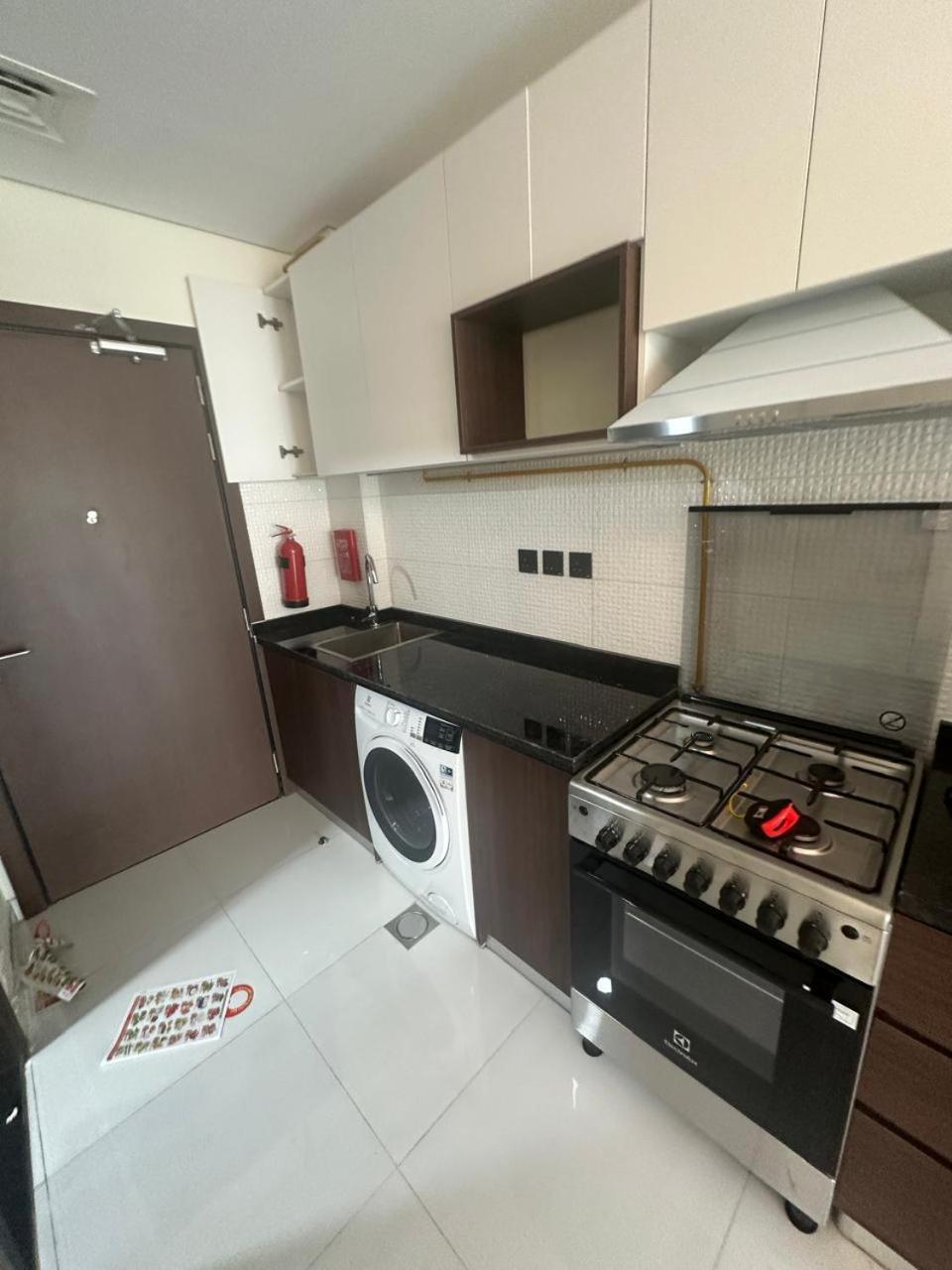 Peaceful Getaway In Liwan Apartment *